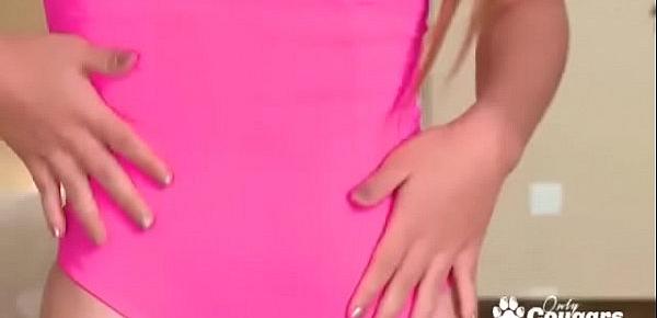  Natasha White Shoves 4 Fingers Inside Her Tiny Teen Pussy